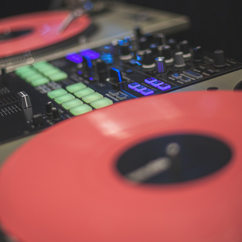 artur-tumasjan-2AUdDiUnLg8-unsplash